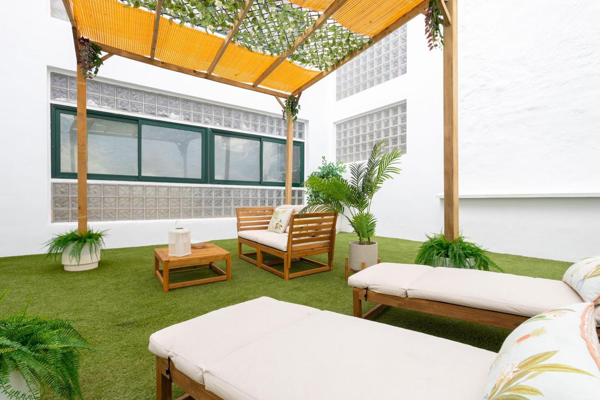 شقة C30 Deluxe Studio With Terrace Into Cathedral Square مالقة المظهر الخارجي الصورة
